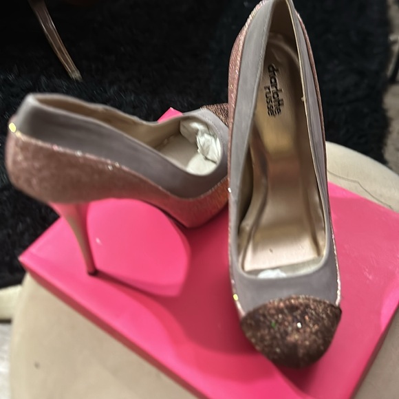 Ladies stilettos - Picture 2 of 3